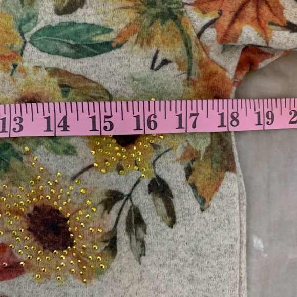 Fall sweater cowl neck by Emerald with sunflowers and tiny gems size medium EUC - Picture 5 of 7